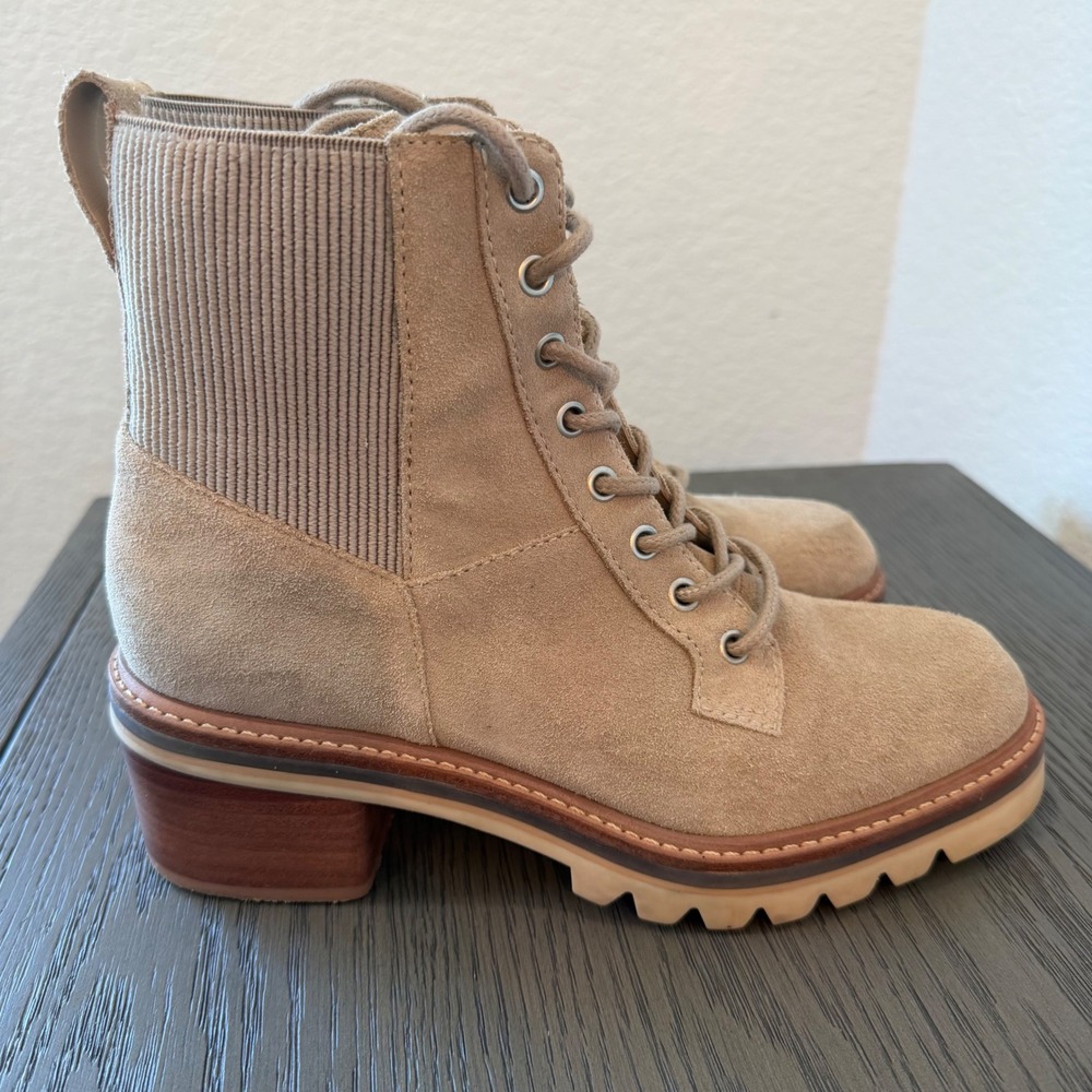Bernardo Tan Suede Lace Up Combat Boots Lug Sole Block Heel Womens 7.5M